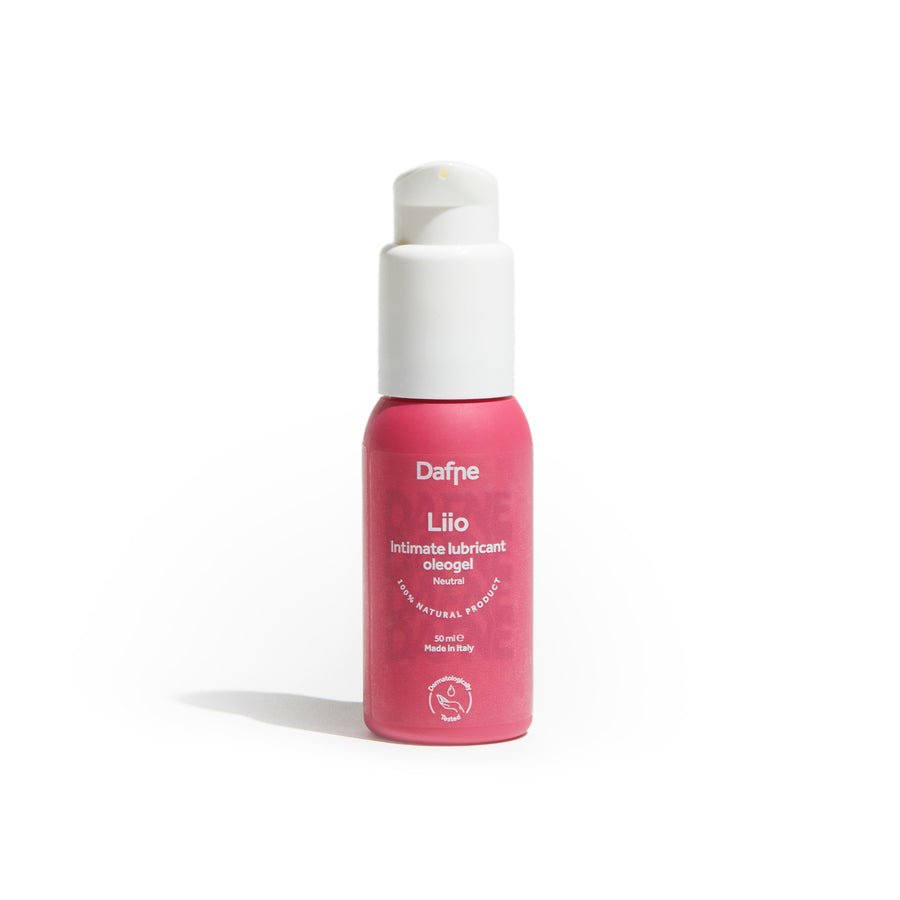 Lubrificante intimo Liio Dafne, naturale e a base d’olio, in flacone magenta su sfondo bianco